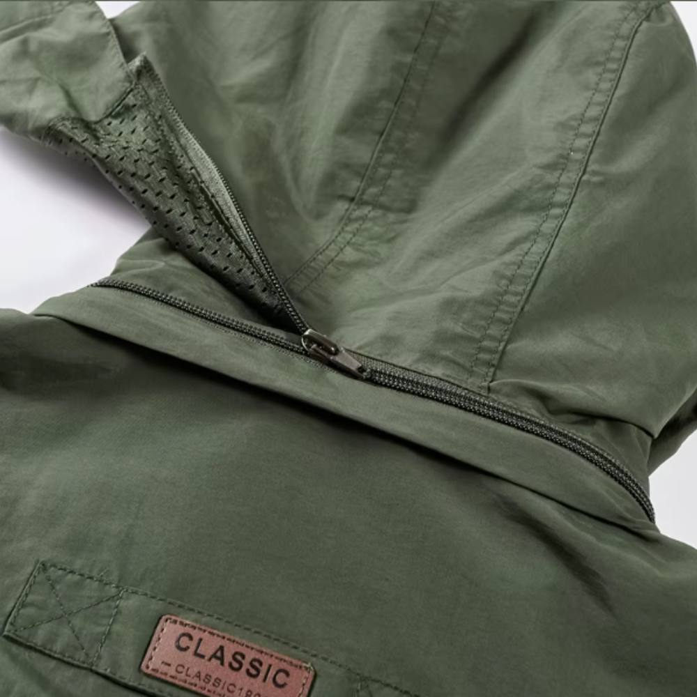 Stijlvolle buitenjas van hoogwaardige stof, comfortabel en warm voor de herfst.