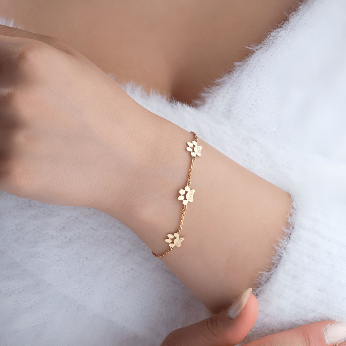 PawPrint Elegance™ | Silver Bracelet with Engraved Paw 🐾✨