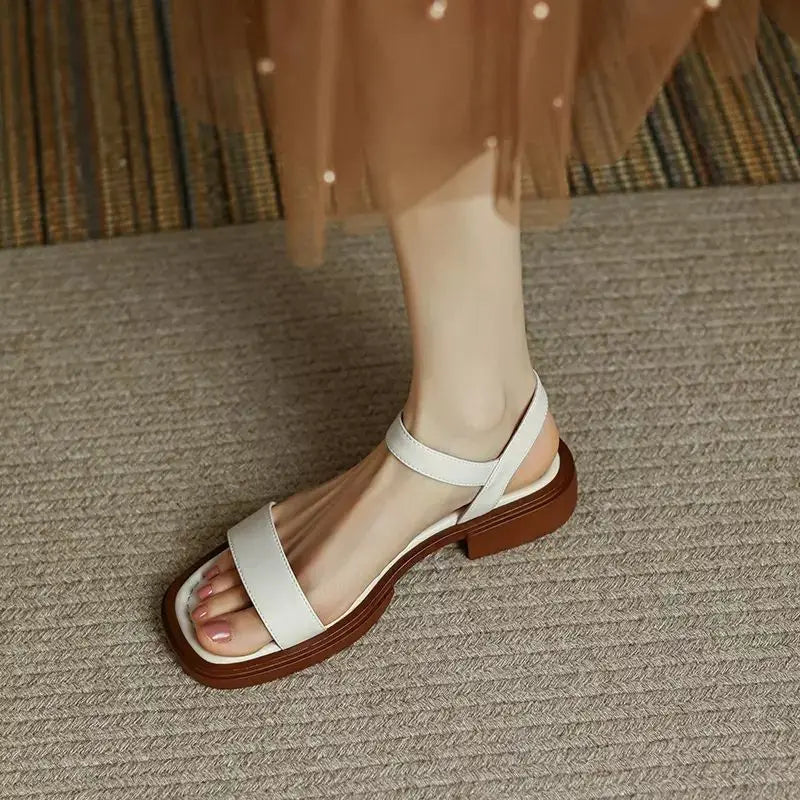 June™ | De leren sandalen voor een verfijnde en minimalistische stijl