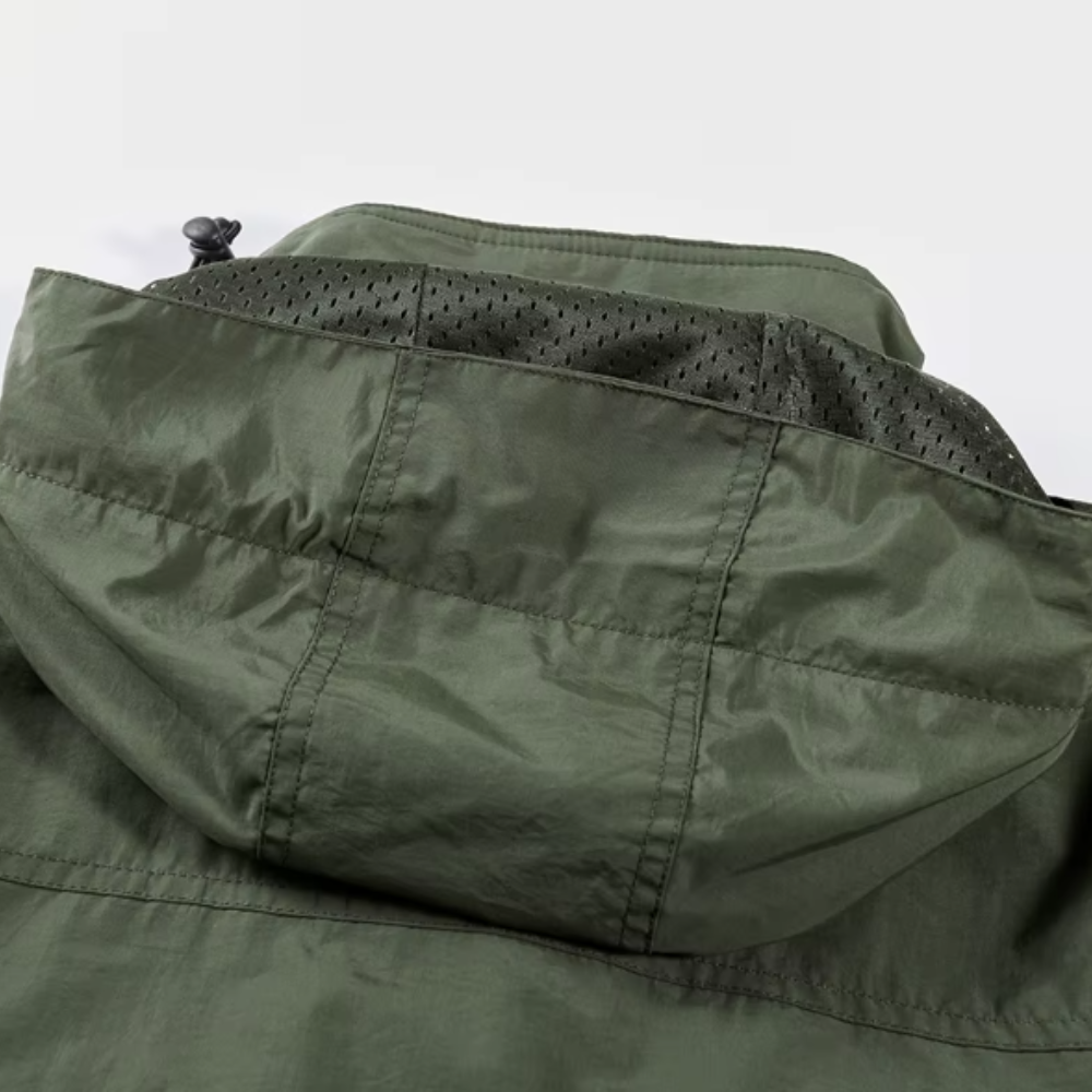 Stijlvolle buitenjas van hoogwaardige stof, comfortabel en warm voor de herfst.