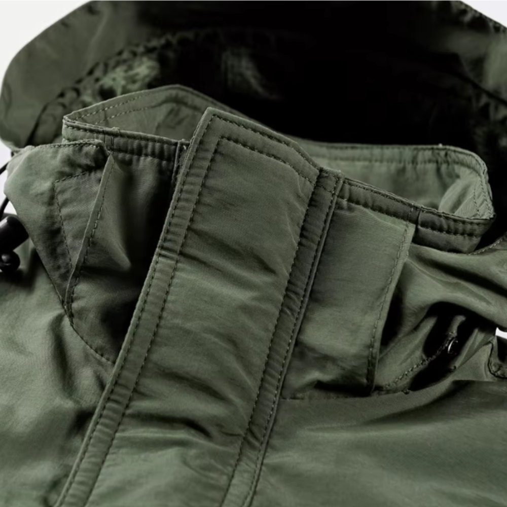 Stijlvolle buitenjas van hoogwaardige stof, comfortabel en warm voor de herfst.