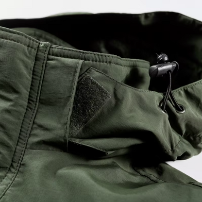 Stijlvolle buitenjas van hoogwaardige stof, comfortabel en warm voor de herfst.