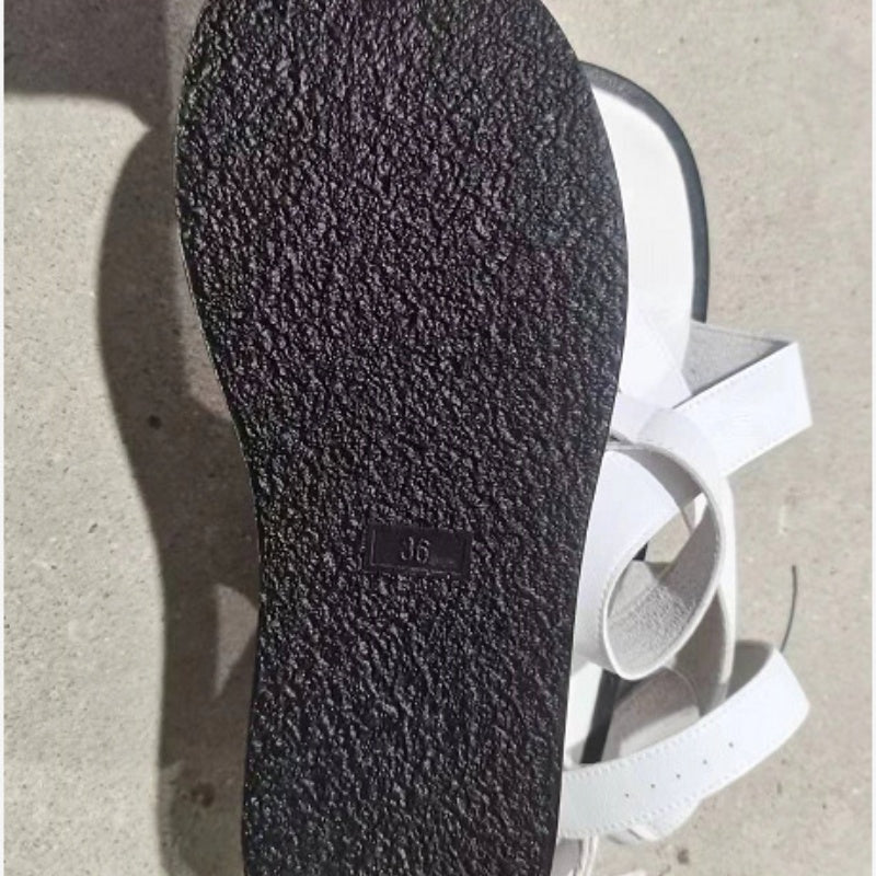 Damessandalen met verstelbare enkel en kruisgesp