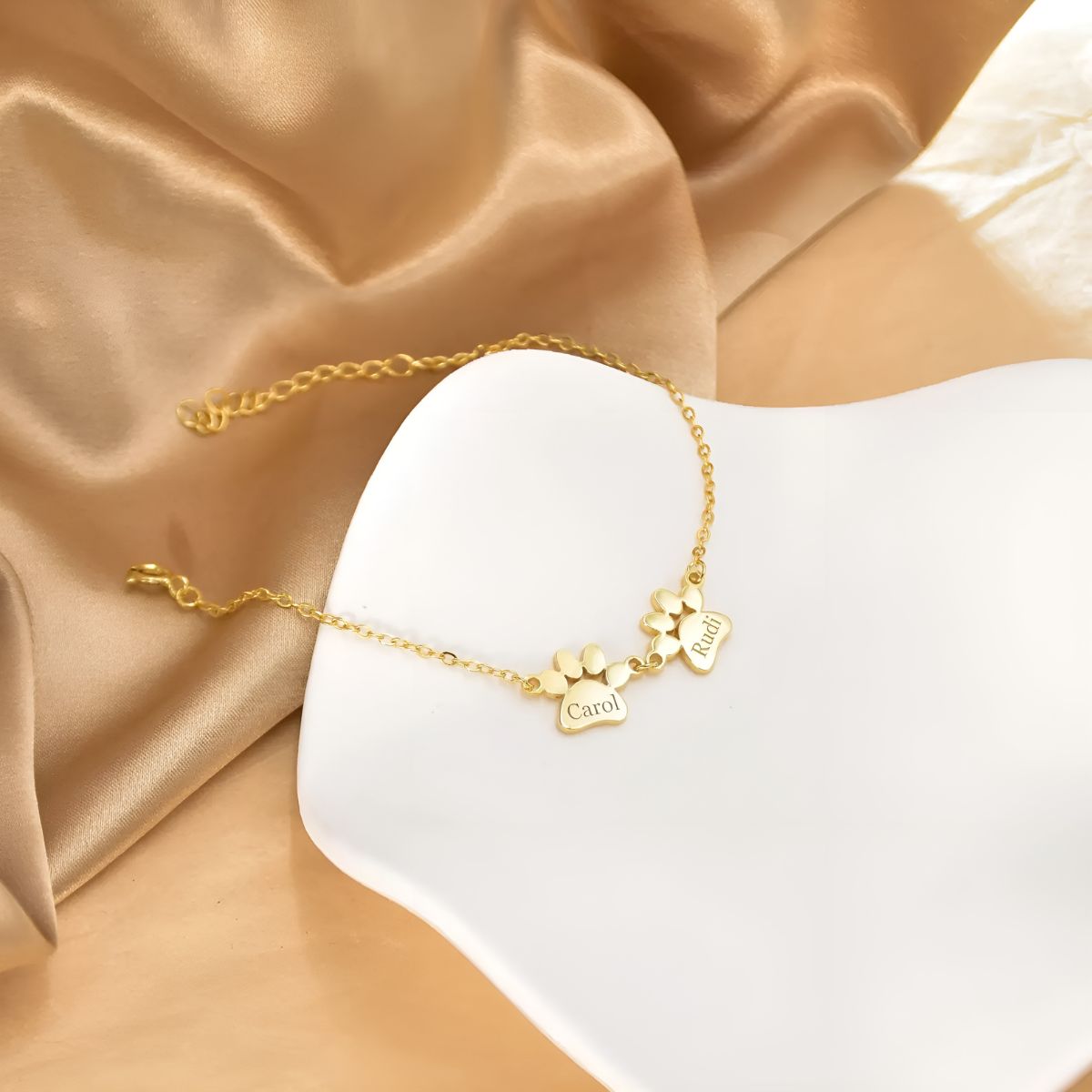 Pawfect Elegance™ | Rozen Gouden Armband met Gegraveerde Poot 🐾✨