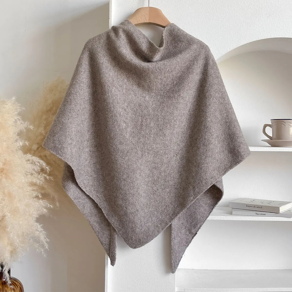 Stijlvolle poncho van zachte stof, comfortabel voor de herfst.