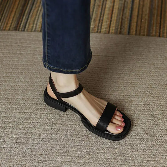 June™ | De leren sandalen voor een verfijnde en minimalistische stijl