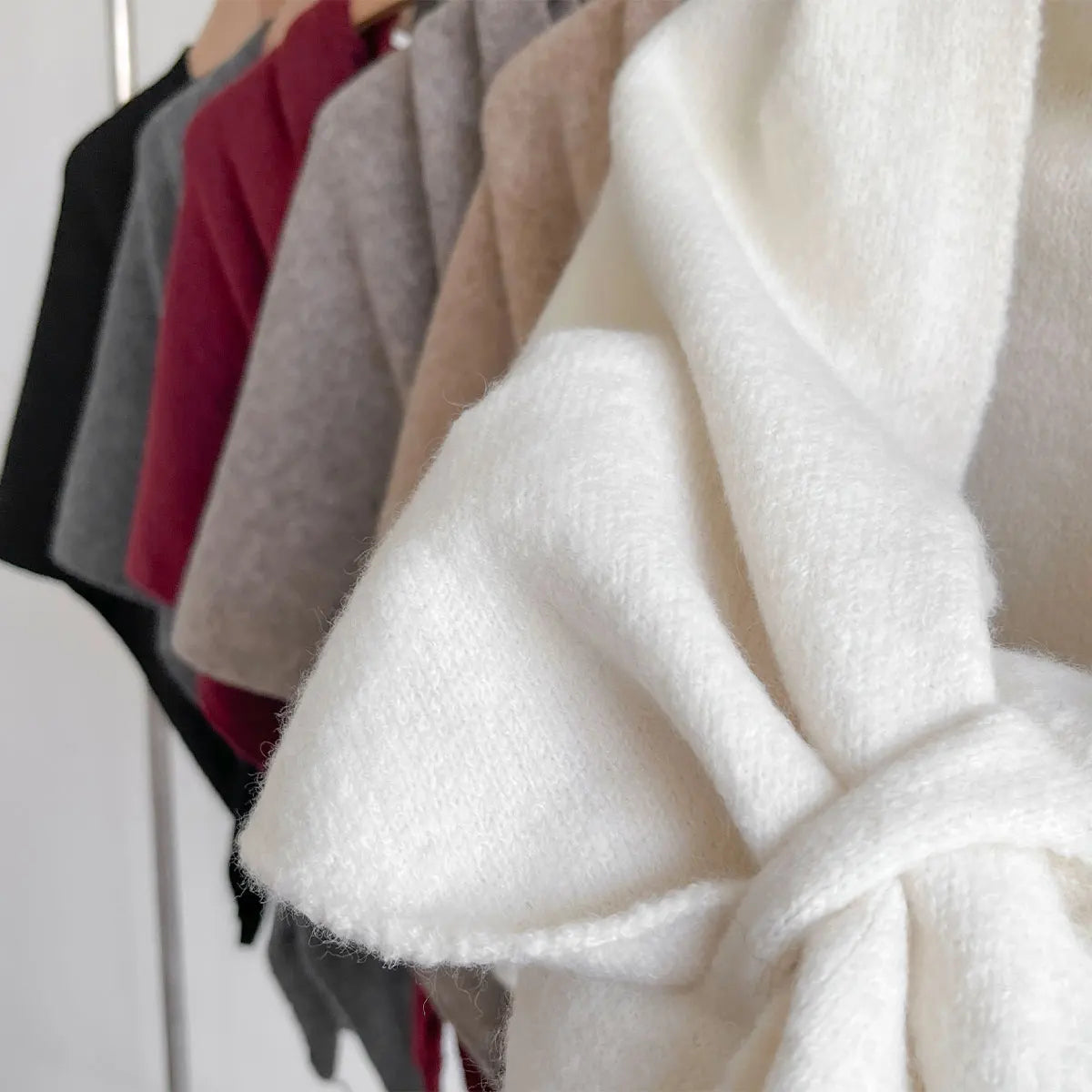 Stijlvolle poncho van zachte stof, comfortabel voor de herfst.