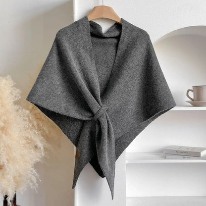 Stijlvolle poncho van zachte stof, comfortabel voor de herfst.